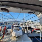 The structure has a very solid end arch screwed through the deck